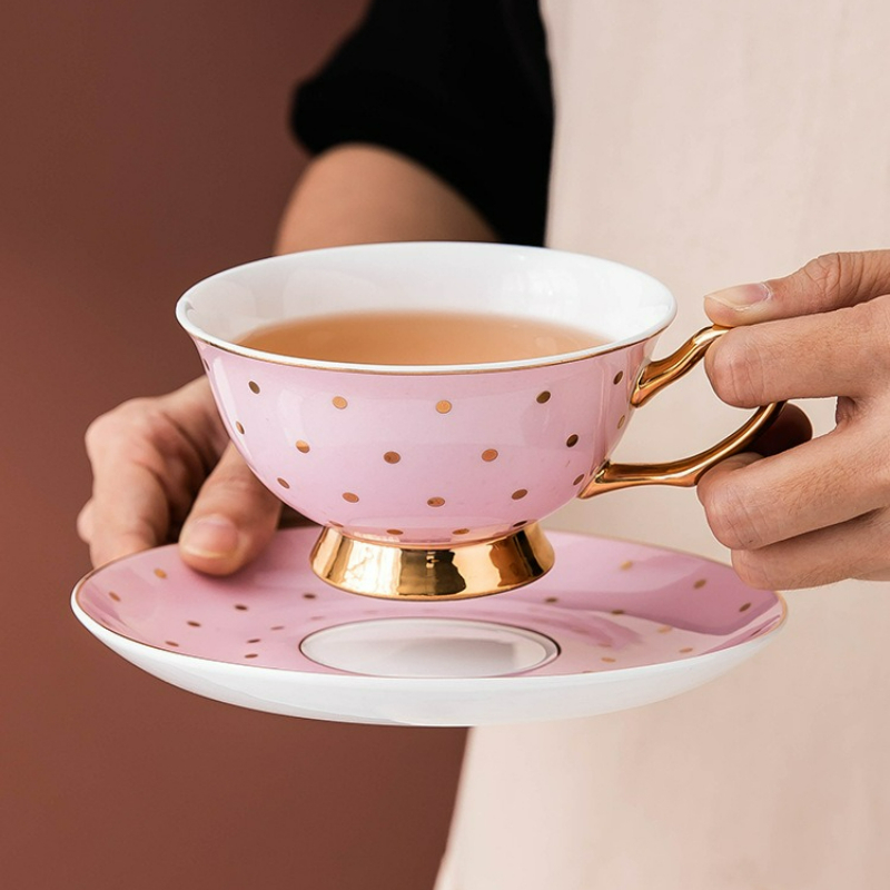 Coffee Tea For Me - セラミックピンクコーヒーマグカップ、ディッシュティーカップ付き、オフィス用ドリンクマグ、絶妙なアフタヌーンティーカップセット、キッチンホームドリンクウェア、ウォーターカップ