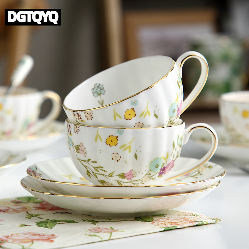 Coffee Tea For Me - 2個セット ヴィンテージ風 花柄 セラミックコーヒーカップ＆ソーサー ゴールドリム パンプキンティーカップ