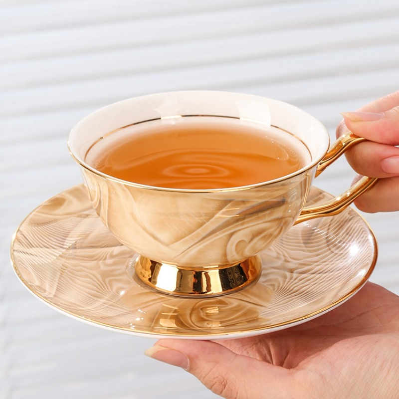 絶妙なお土産ボーンチャイナコーヒーカップ＆ソーサーセット、ク - Coffee Tea Box のレビューと価格